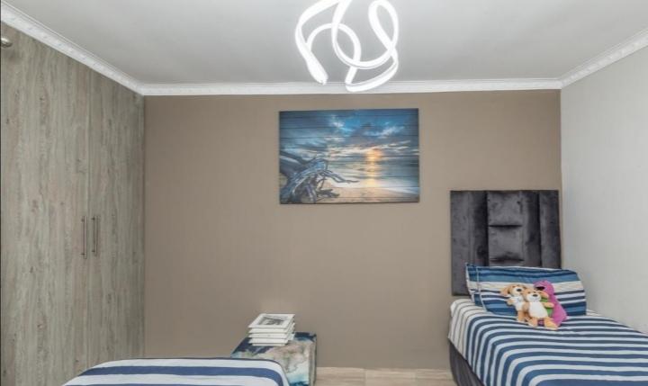 4 Bedroom Property for Sale in Meer En See KwaZulu-Natal