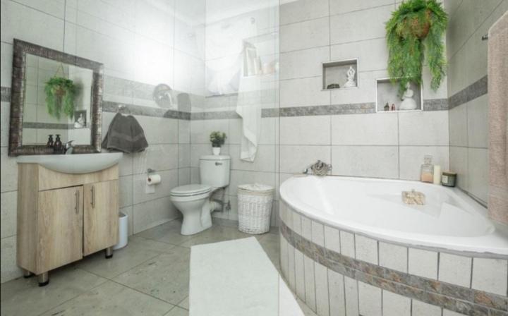 4 Bedroom Property for Sale in Meer En See KwaZulu-Natal