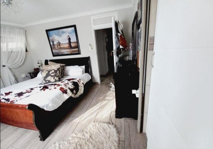 4 Bedroom Property for Sale in Meer En See KwaZulu-Natal