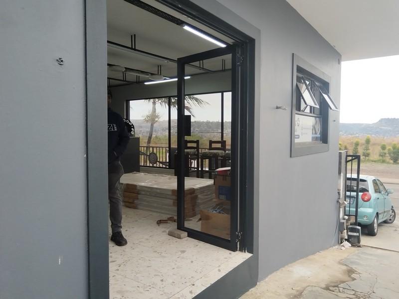To Let commercial Property for Rent in Phoenix KwaZulu-Natal