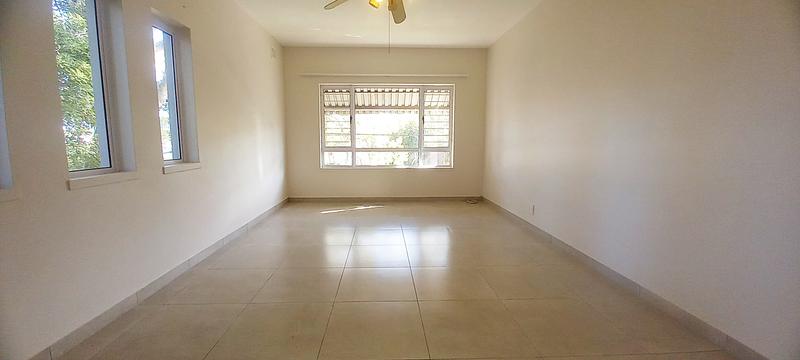 1 Bedroom Property for Sale in Essenwood KwaZulu-Natal