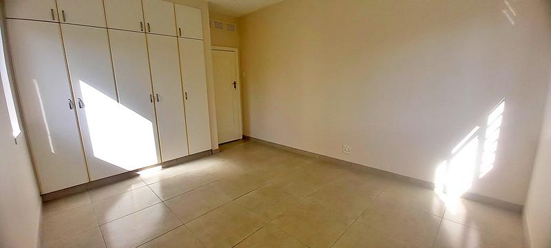 1 Bedroom Property for Sale in Essenwood KwaZulu-Natal