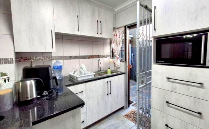 1 Bedroom Property for Sale in Arboretum KwaZulu-Natal