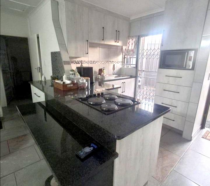 1 Bedroom Property for Sale in Arboretum KwaZulu-Natal