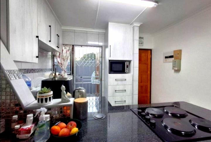 1 Bedroom Property for Sale in Arboretum KwaZulu-Natal