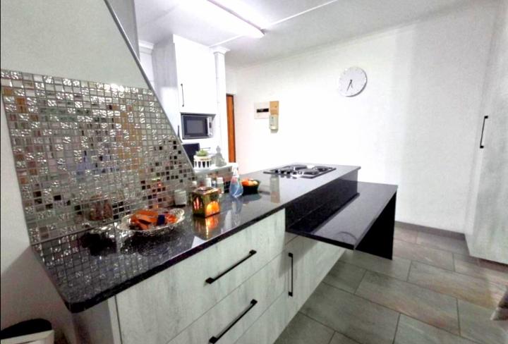 1 Bedroom Property for Sale in Arboretum KwaZulu-Natal