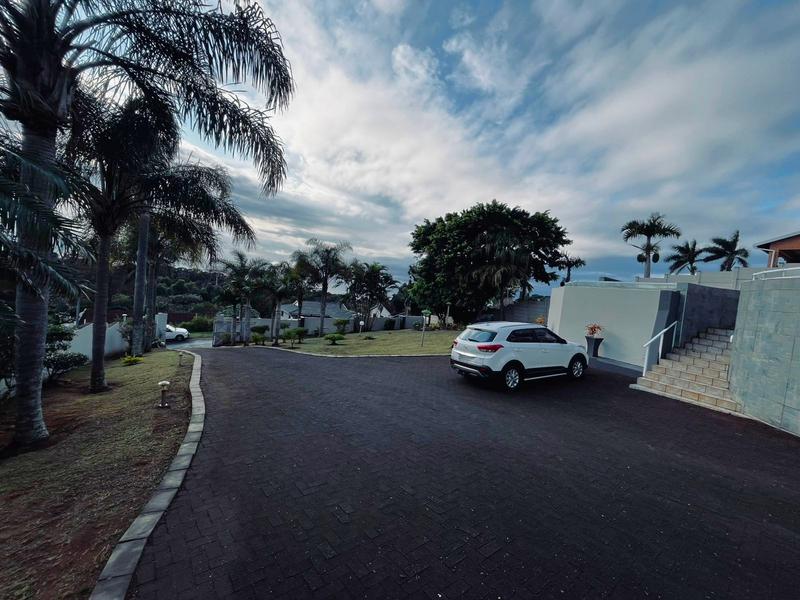 5 Bedroom Property for Sale in Uvongo KwaZulu-Natal