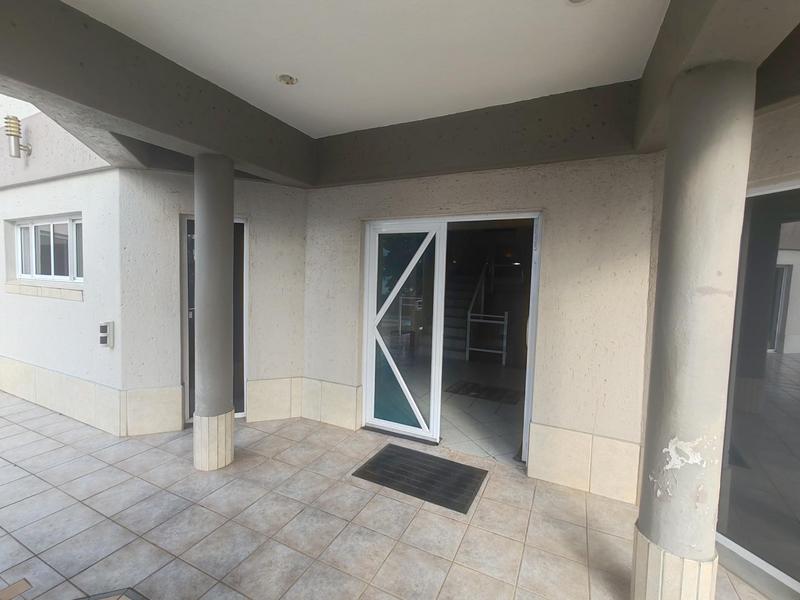 5 Bedroom Property for Sale in Uvongo KwaZulu-Natal