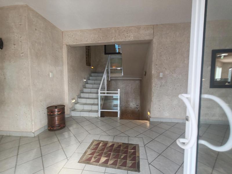 5 Bedroom Property for Sale in Uvongo KwaZulu-Natal