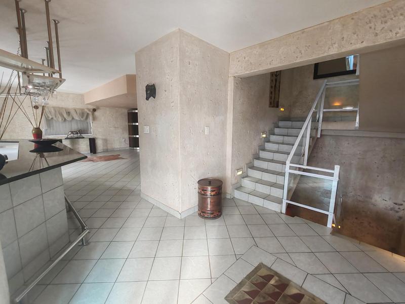 5 Bedroom Property for Sale in Uvongo KwaZulu-Natal