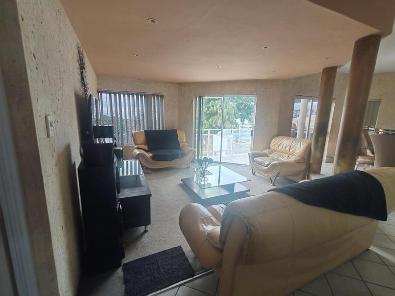 5 Bedroom Property for Sale in Uvongo KwaZulu-Natal