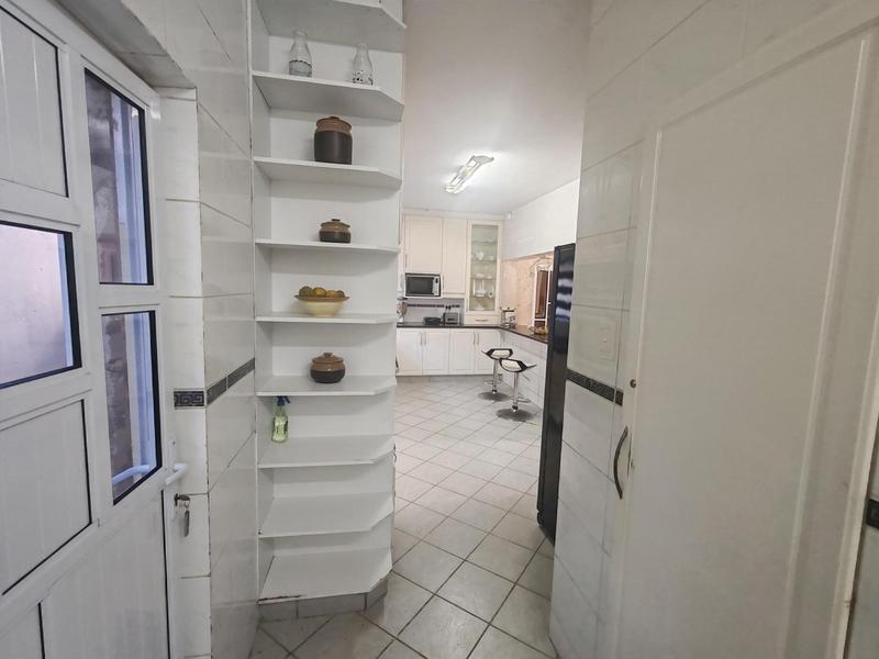5 Bedroom Property for Sale in Uvongo KwaZulu-Natal