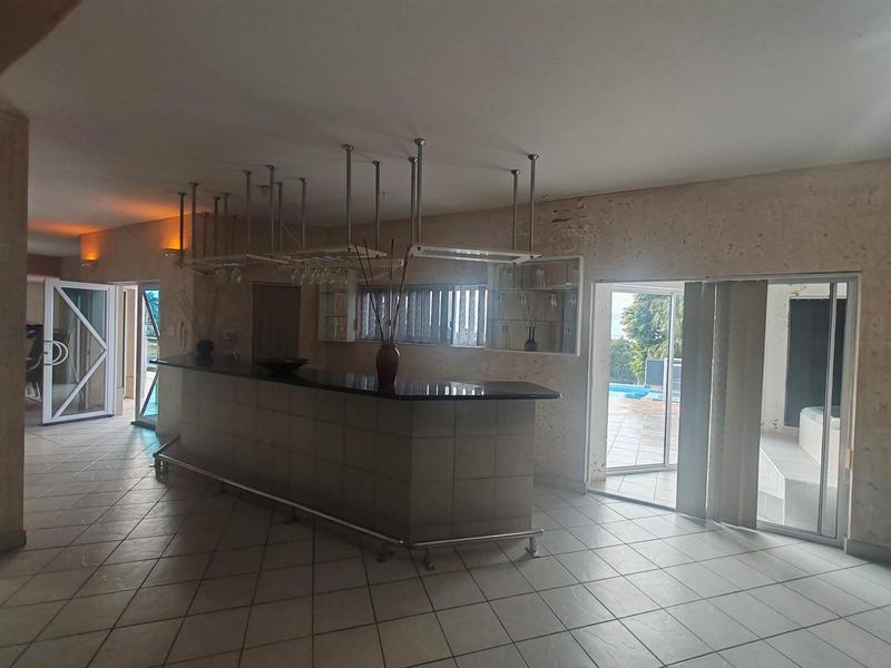 5 Bedroom Property for Sale in Uvongo KwaZulu-Natal