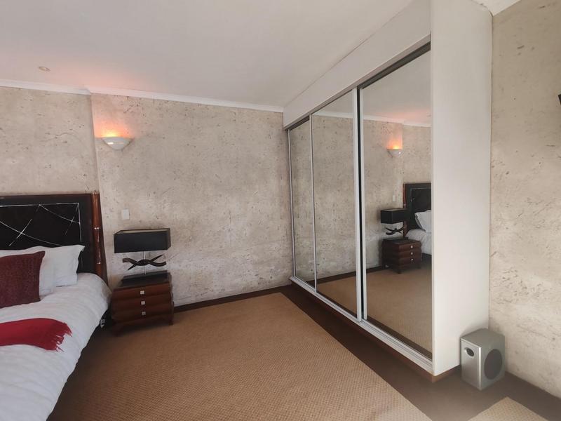5 Bedroom Property for Sale in Uvongo KwaZulu-Natal