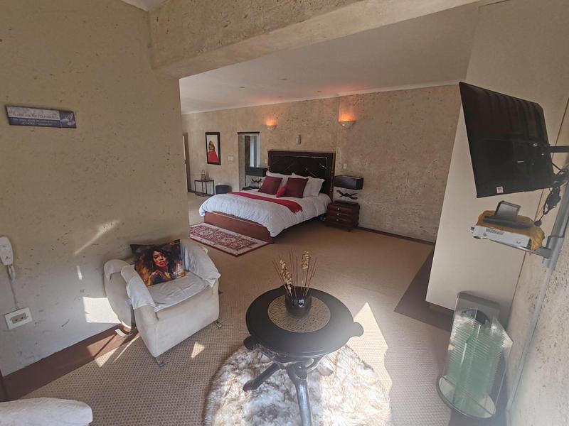 5 Bedroom Property for Sale in Uvongo KwaZulu-Natal