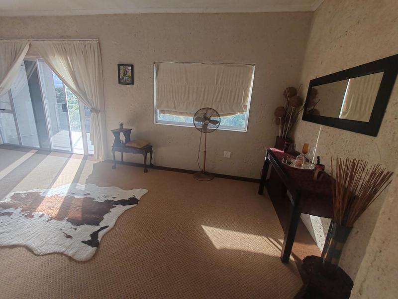5 Bedroom Property for Sale in Uvongo KwaZulu-Natal