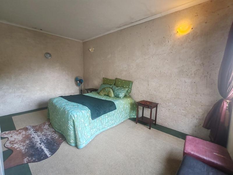 5 Bedroom Property for Sale in Uvongo KwaZulu-Natal