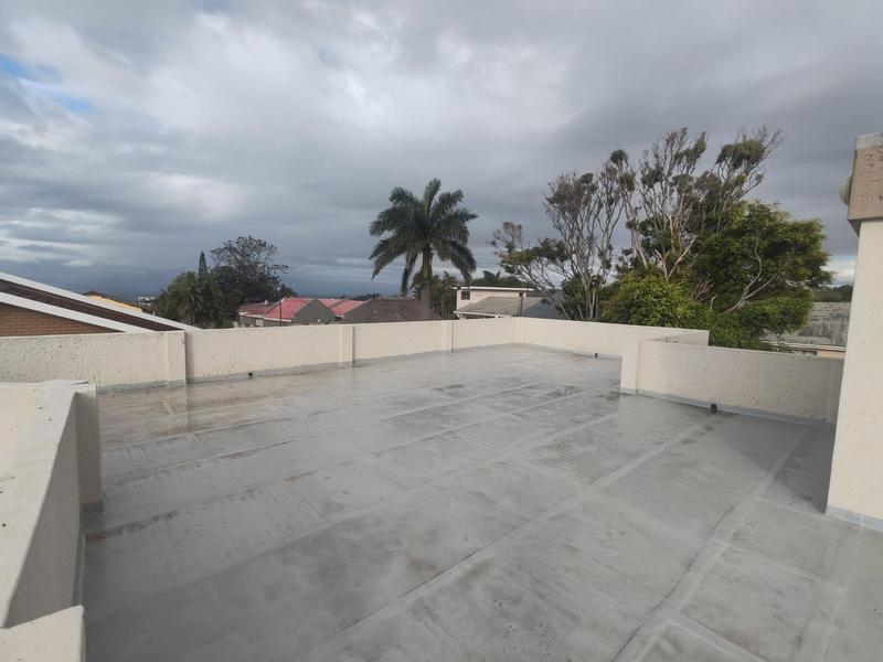5 Bedroom Property for Sale in Uvongo KwaZulu-Natal