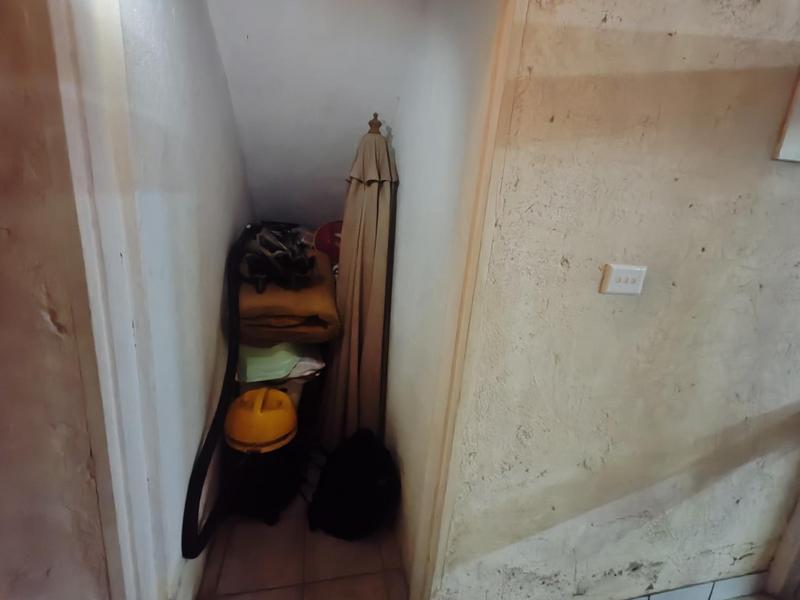 5 Bedroom Property for Sale in Uvongo KwaZulu-Natal