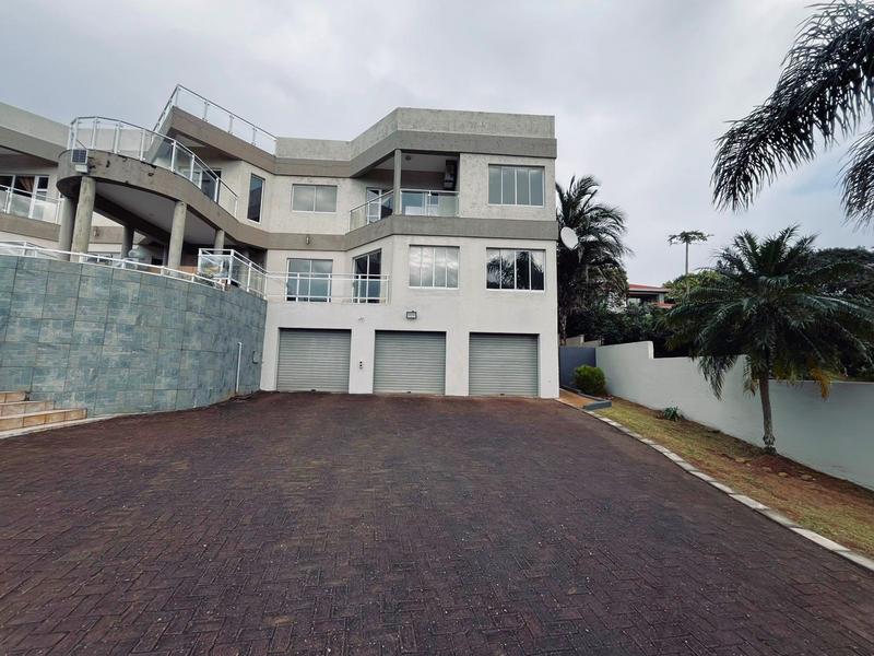 5 Bedroom Property for Sale in Uvongo KwaZulu-Natal