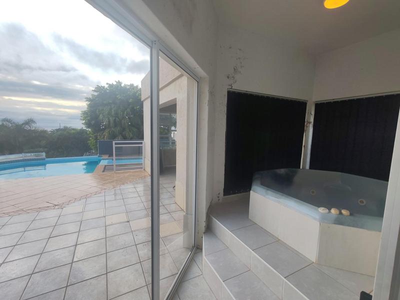 5 Bedroom Property for Sale in Uvongo KwaZulu-Natal