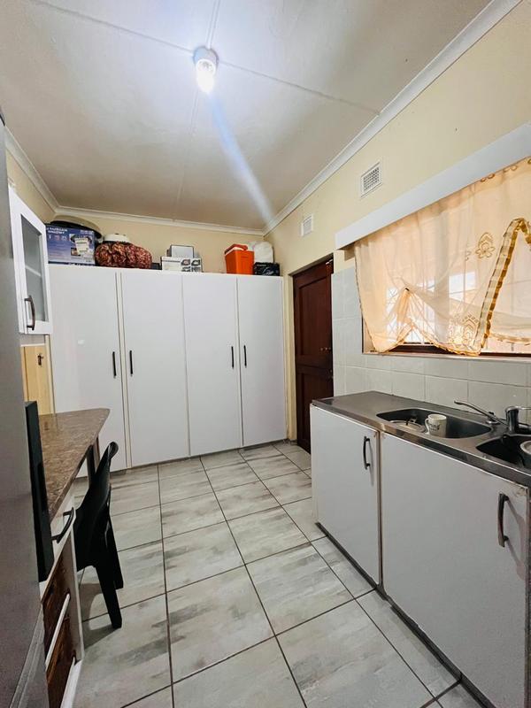 To Let 4 Bedroom Property for Rent in Sea Park KwaZulu-Natal