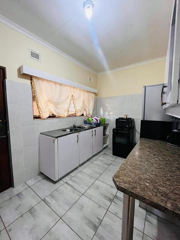 To Let 4 Bedroom Property for Rent in Sea Park KwaZulu-Natal