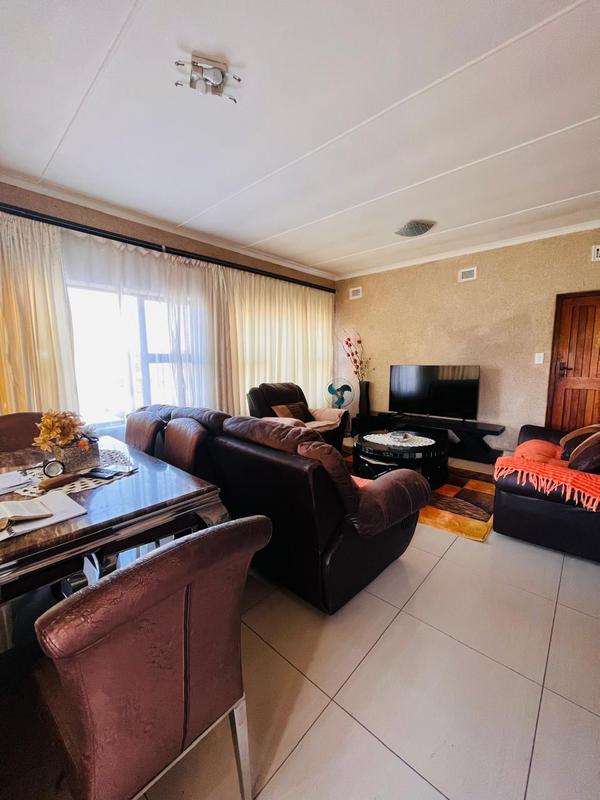 To Let 4 Bedroom Property for Rent in Sea Park KwaZulu-Natal