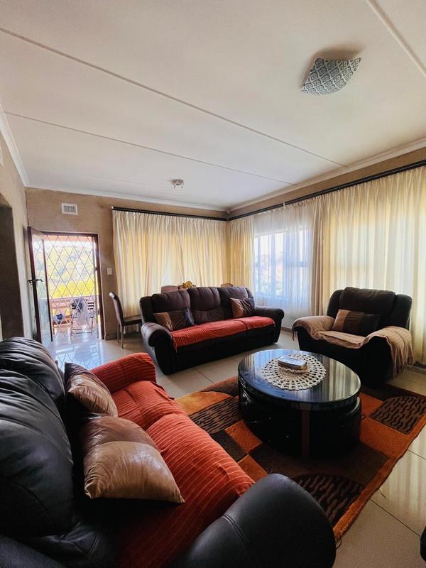 To Let 4 Bedroom Property for Rent in Sea Park KwaZulu-Natal