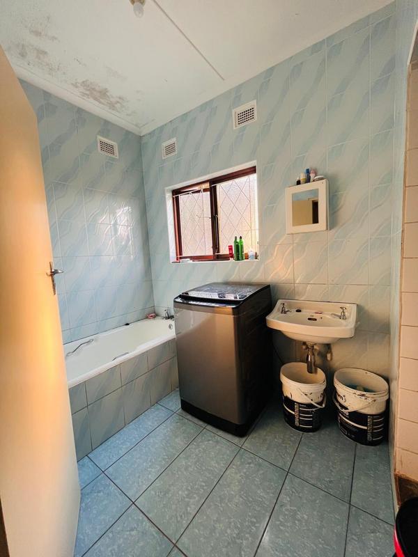 To Let 4 Bedroom Property for Rent in Sea Park KwaZulu-Natal