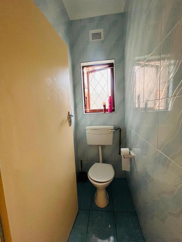 To Let 4 Bedroom Property for Rent in Sea Park KwaZulu-Natal