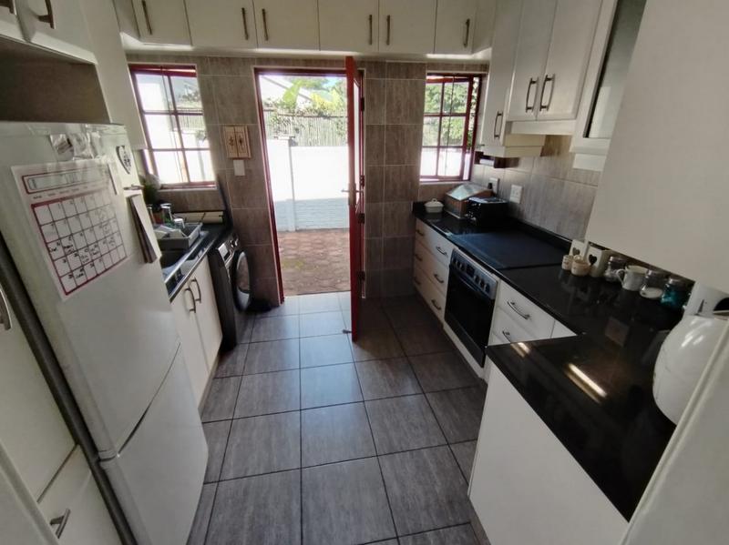 3 Bedroom Property for Sale in Sunningdale KwaZulu-Natal