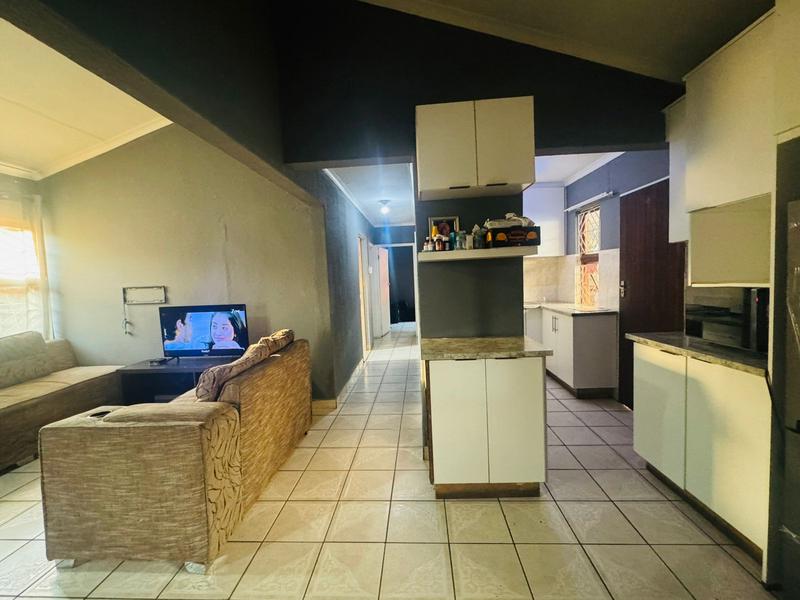 4 Bedroom Property for Sale in Newlands West KwaZulu-Natal