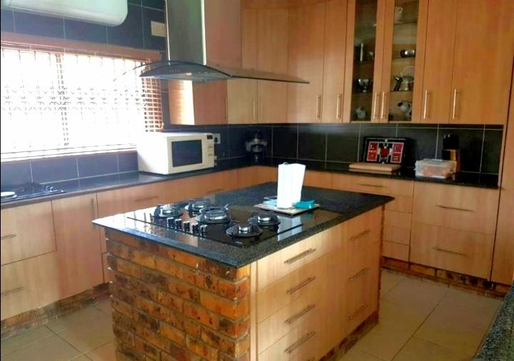 4 Bedroom Property for Sale in Meer En See KwaZulu-Natal