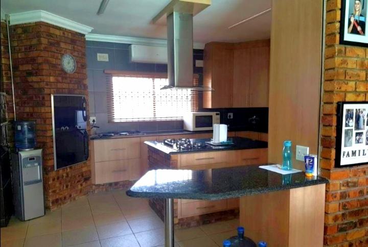 4 Bedroom Property for Sale in Meer En See KwaZulu-Natal