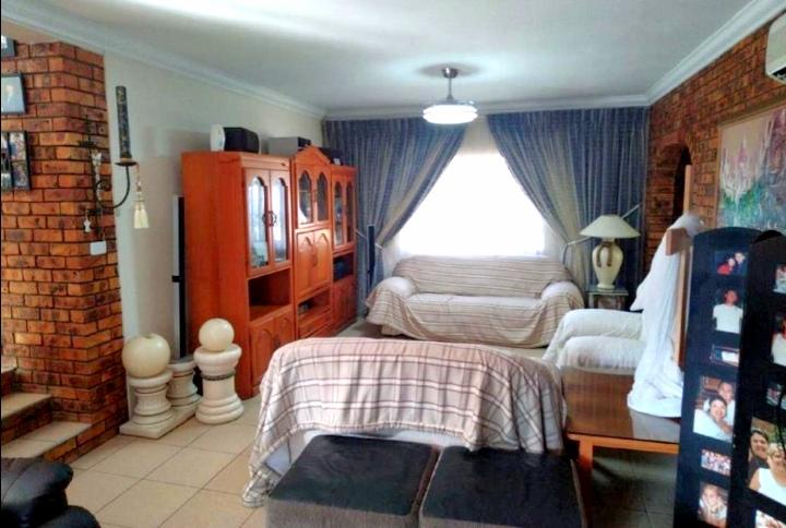 4 Bedroom Property for Sale in Meer En See KwaZulu-Natal