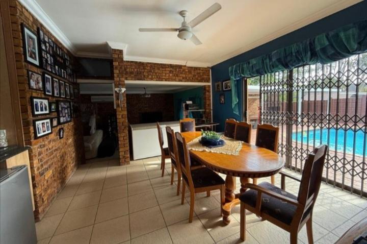 4 Bedroom Property for Sale in Meer En See KwaZulu-Natal