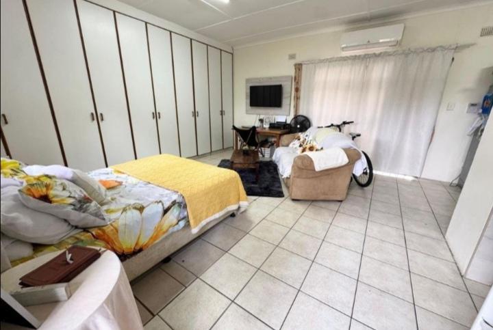 4 Bedroom Property for Sale in Meer En See KwaZulu-Natal