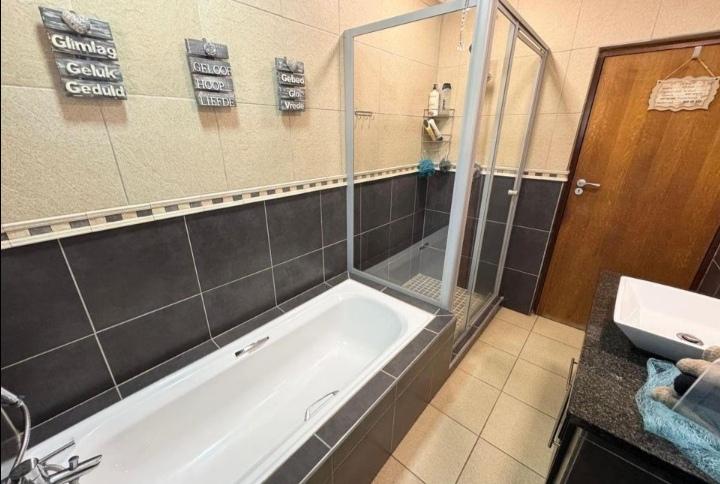 4 Bedroom Property for Sale in Meer En See KwaZulu-Natal