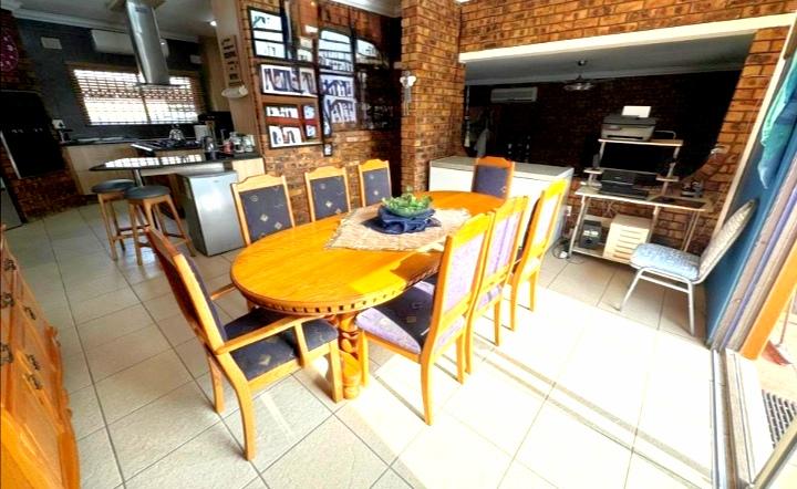 4 Bedroom Property for Sale in Meer En See KwaZulu-Natal