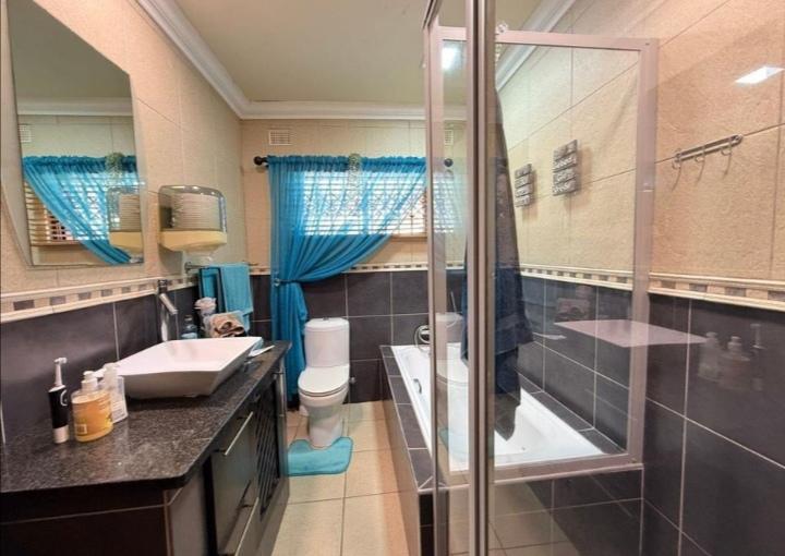 4 Bedroom Property for Sale in Meer En See KwaZulu-Natal