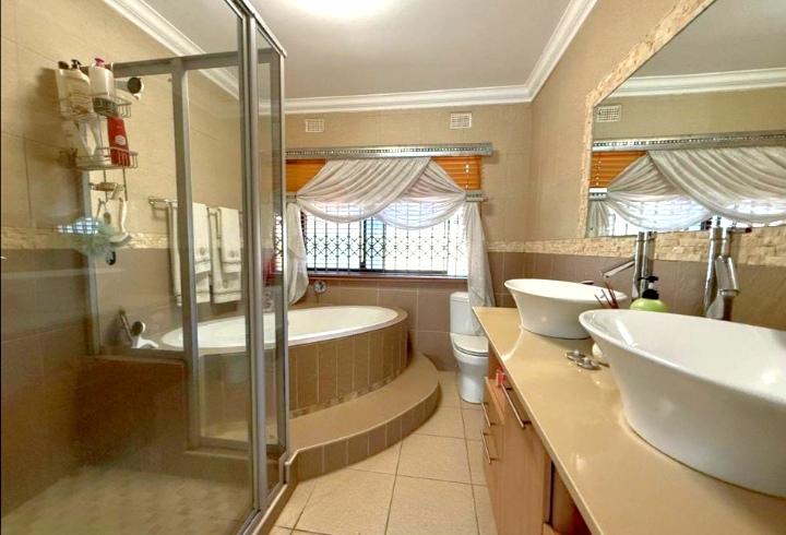 4 Bedroom Property for Sale in Meer En See KwaZulu-Natal
