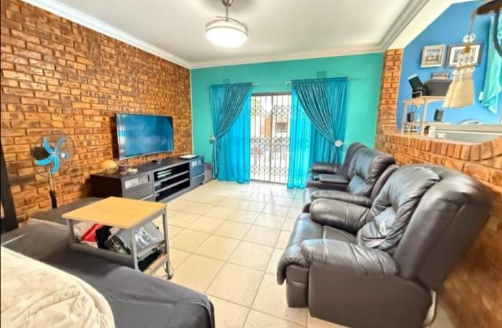 4 Bedroom Property for Sale in Meer En See KwaZulu-Natal