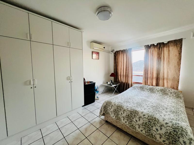 6 Bedroom Property for Sale in Reservoir Hills KwaZulu-Natal