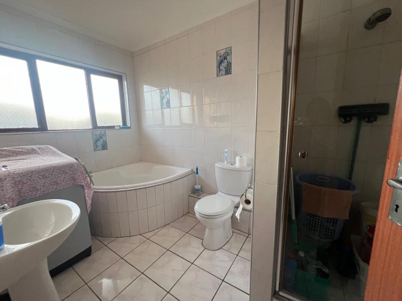 6 Bedroom Property for Sale in Reservoir Hills KwaZulu-Natal