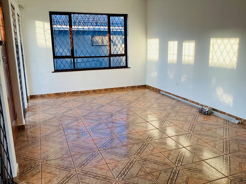 6 Bedroom Property for Sale in Reservoir Hills KwaZulu-Natal