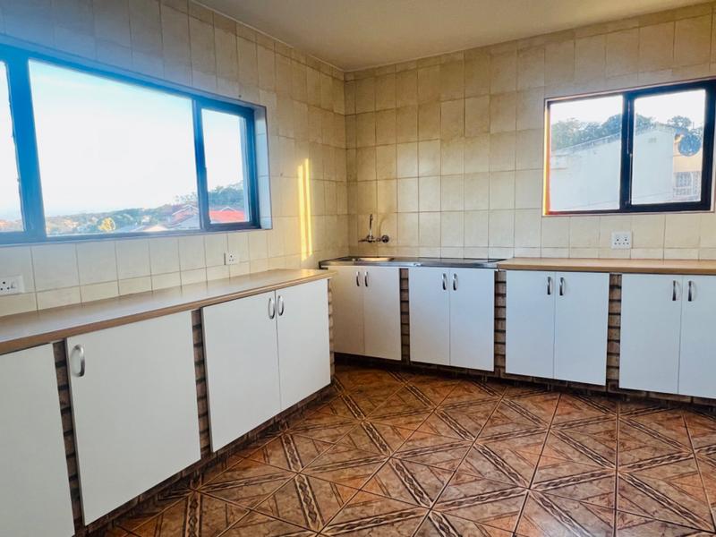 6 Bedroom Property for Sale in Reservoir Hills KwaZulu-Natal