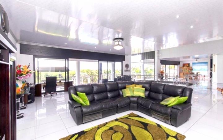 4 Bedroom Property for Sale in Meer En See KwaZulu-Natal