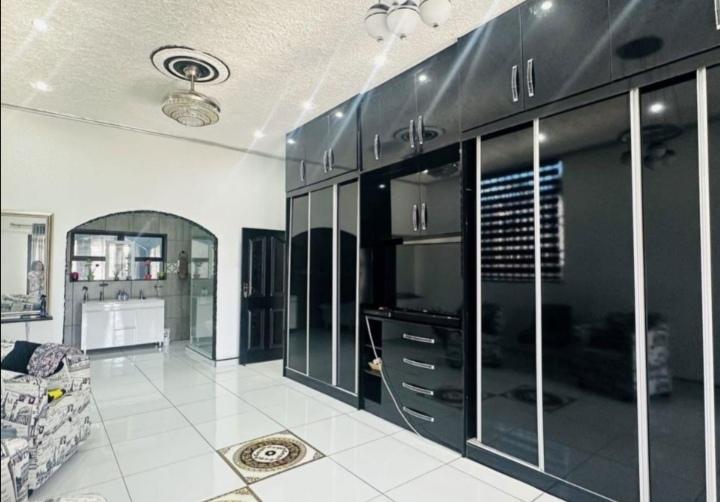 4 Bedroom Property for Sale in Meer En See KwaZulu-Natal