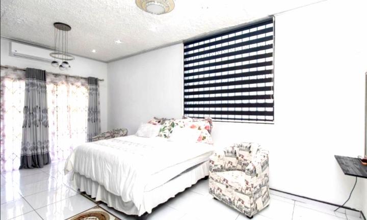 4 Bedroom Property for Sale in Meer En See KwaZulu-Natal